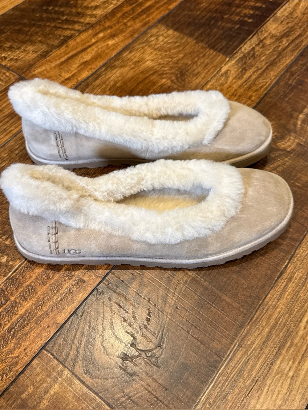 UGG: Zora Ballet Flat - sand